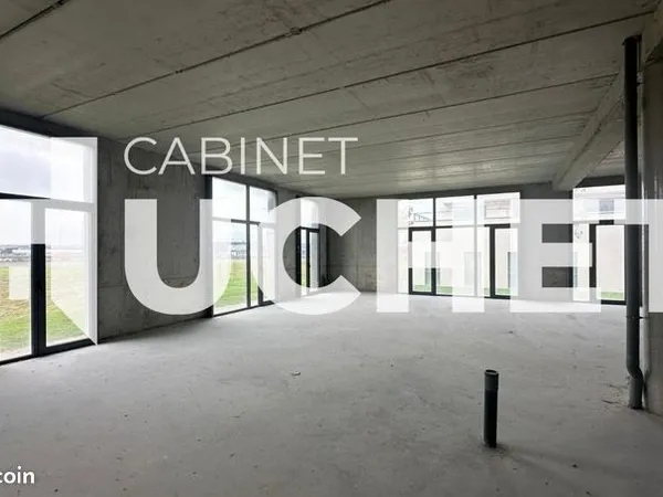 Local commercial 220 m² 