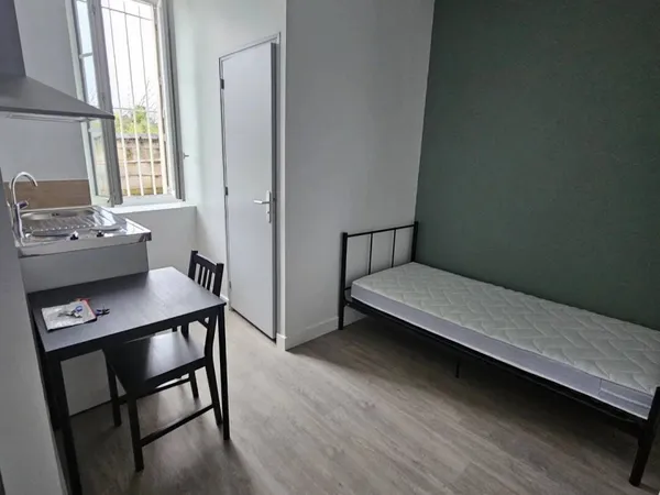 Studio 1 pièce 15 m² 