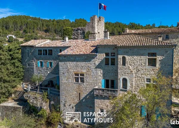 Maison 17 pièces 370 m² 