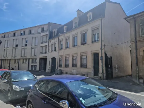 Studio 1 pièce 30 m² 