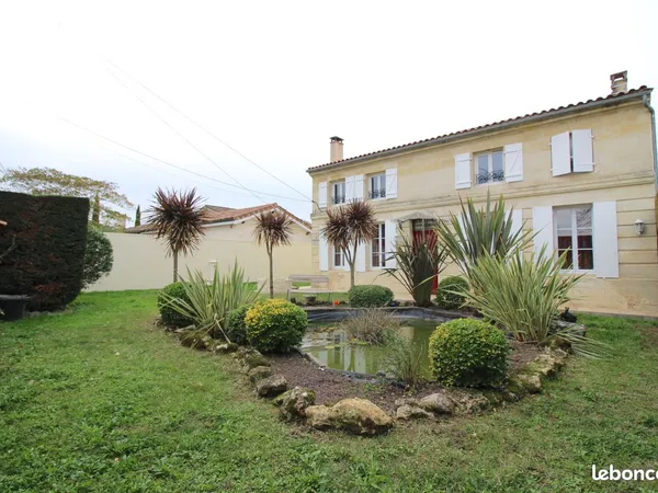 Maison 6 pièces 198 m² 