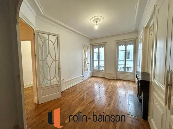 8 COURS VITTON 