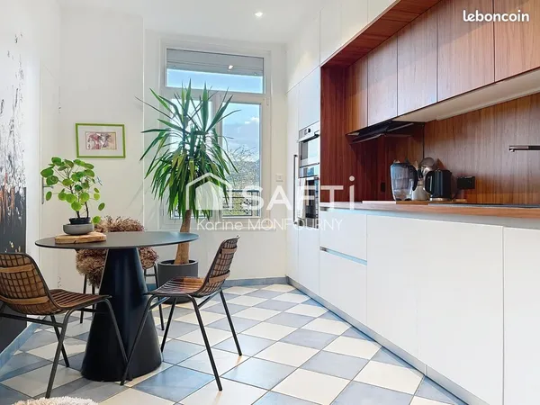 Propriété 5 pièces 118 m² 