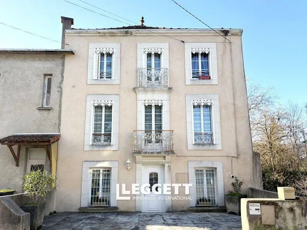 Maison 8 pièces 236 m² 