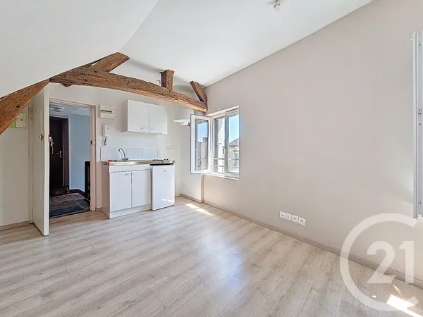 Studio 1 pièce 14 m² 
