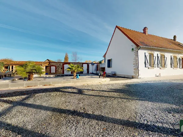 Jolie maison ancienne renovée avec gout 