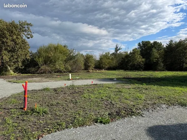 Terrain 670 m² Mios 