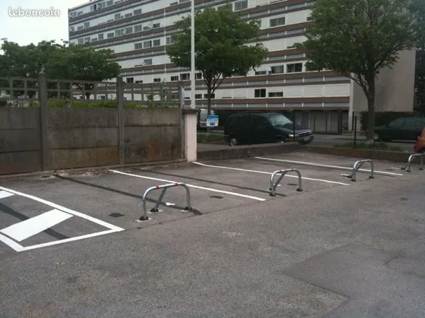 Lot de 5 places de parking Lyon 5è - Quartier Menival / saint Just 