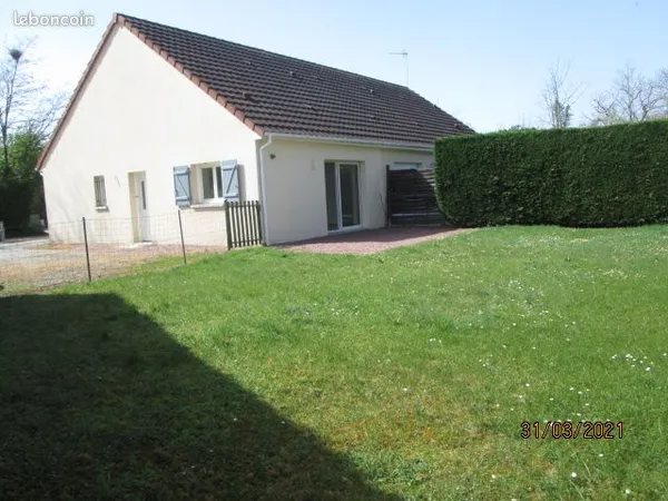 Maison t2 de pl-pied avec jardinet 