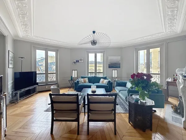 APPARTEMENT EN ETAGE ELEVE. 4 CHAMBRES 