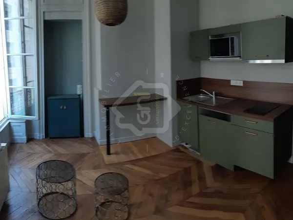 Triplex 1 pièce 27 m² 