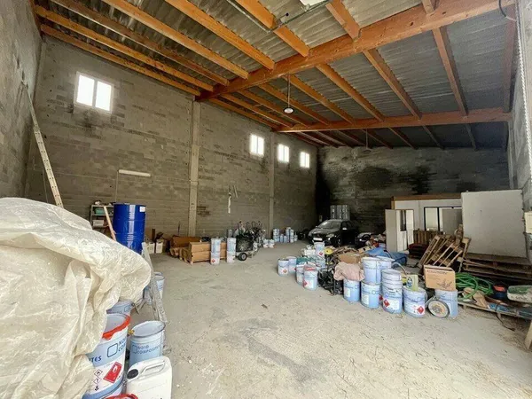Local d'activité 203 m² 