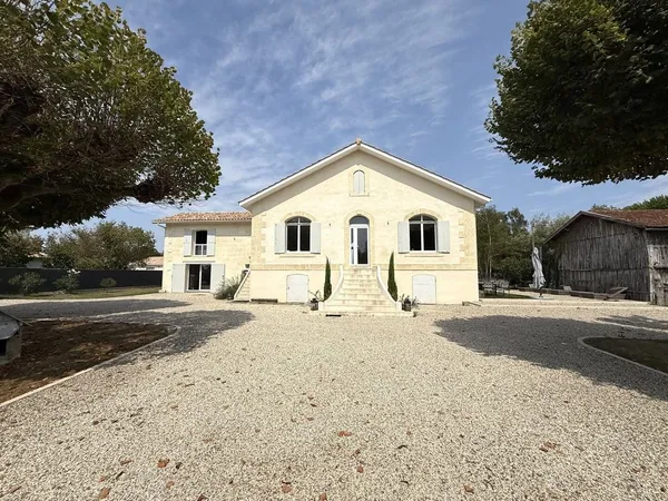 Belle maison rénovée proche centre-ville et accès vers Bordeaux Métrop 