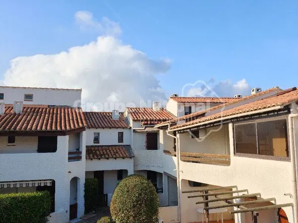 Studio 1 pièce 27 m² 