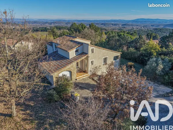 Propriété 5 pièces 136 m² 