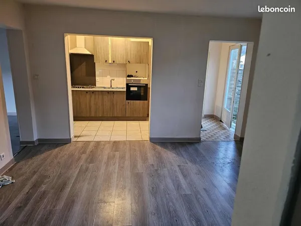 Location appartement refait à neuf dans quartier calme 