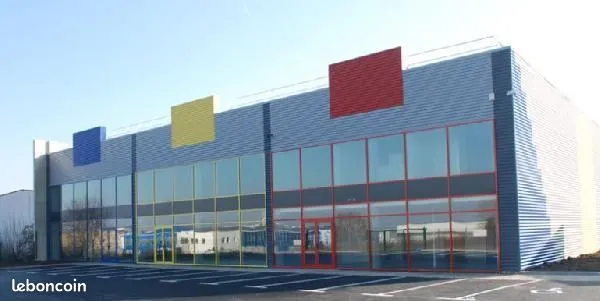 Bureau 150 m² 