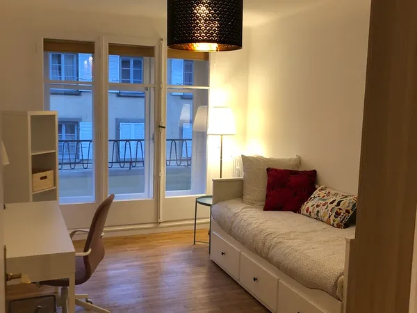 Loue chambre dans appartement en colocation 