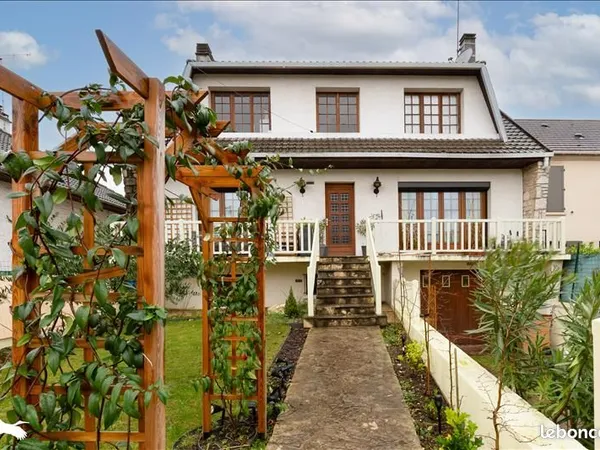 Studio 1 pièce 25 m² 