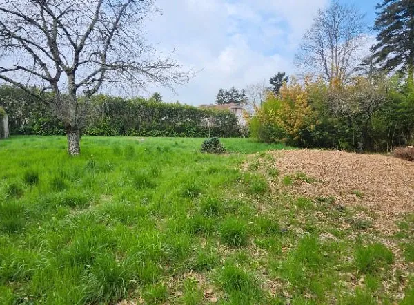 Terrain 811 m² Labessiere Candeil 