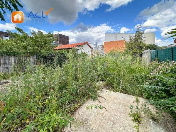 Terrain constructible 161 m² 