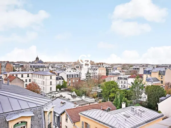 Appartement et Studio à rénover en dernier étage - 