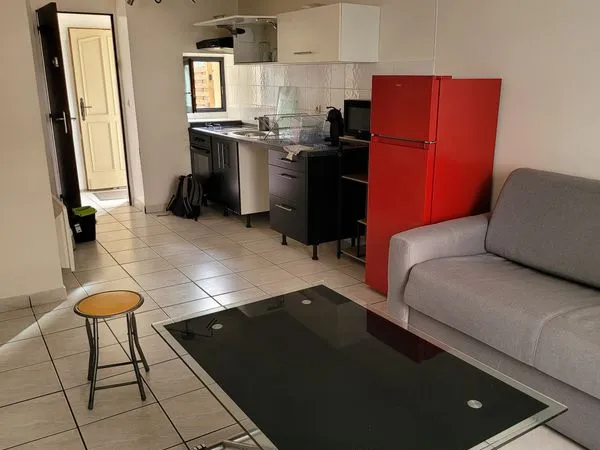 Appartement / Studio meublé 25 M2 rez de chaussé proche centre ville 