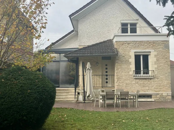 Vends maison rénovée au calme 