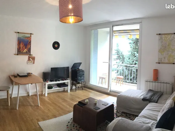 À louer - Appartement T3 de 60 m² avec grand balcon et parking 