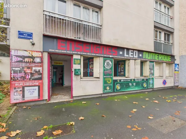 Local commercial 183 m² 
