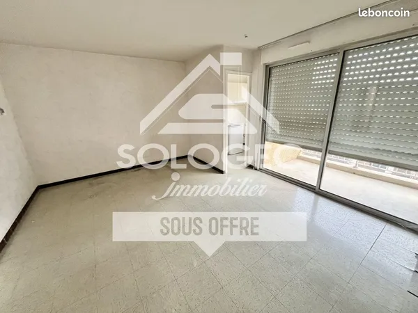 Studio 1 pièce 27 m² 