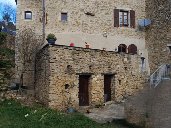VIVIERS 07200 (Ardèche) France Maison de village - T4 - 80 