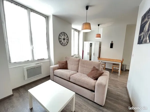 Studio 1 pièce 25 m² 