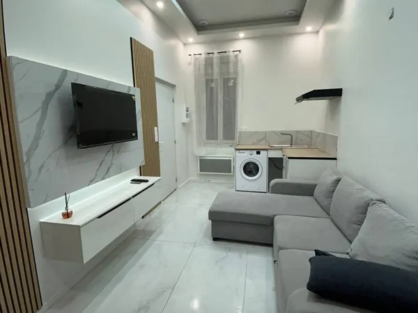 Local 1 pièce 15 m² 