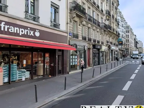 Boutique 2 pièces 90 m² 