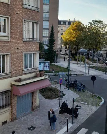 Appartement saint ouen place Debain 