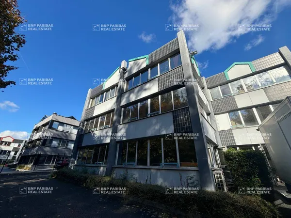 Bureaux 74 m² 