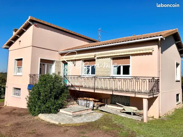 Nersac - 10 min Sud Angoulême - Agréable Maison sur sous/sol F7, dépendances, Gd terrain clos et 