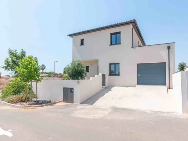 Villa de 5 pièces principales 