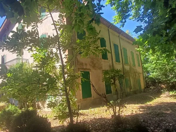 Maison 10 pièces 283 m² 