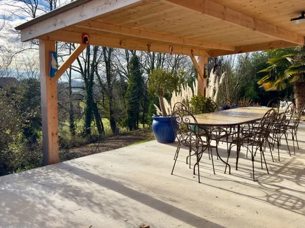 Maison de 150 m² - 5 chambres - 2200 m² de terrain 