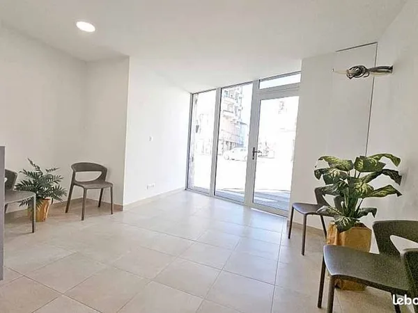 Local commercial 110 m² 