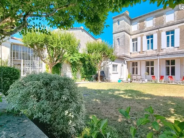 Maison 12 pièces 416 m² 