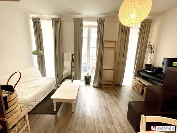 Studio 1 pièce 27 m² 