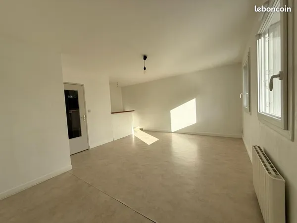 Studio 1 pièce 28 m² 
