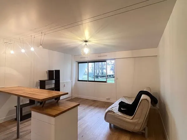 Location studio Paris 15e 