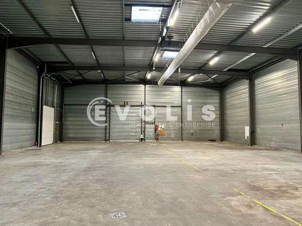Locaux d'activité - A LOUER - 792 m² non divisibles 