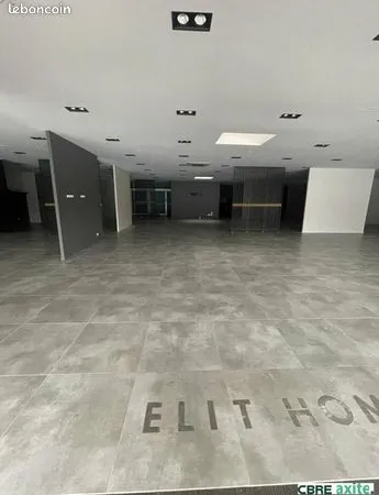 Local commercial 720 m² 