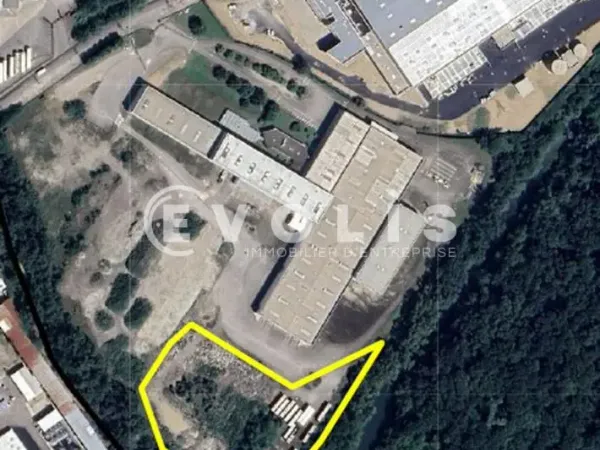 Terrain de 11 574 m² à vendre pour projet industriel 