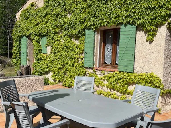 Maison provençale à 20 mn de Forcalquier - location meublée 